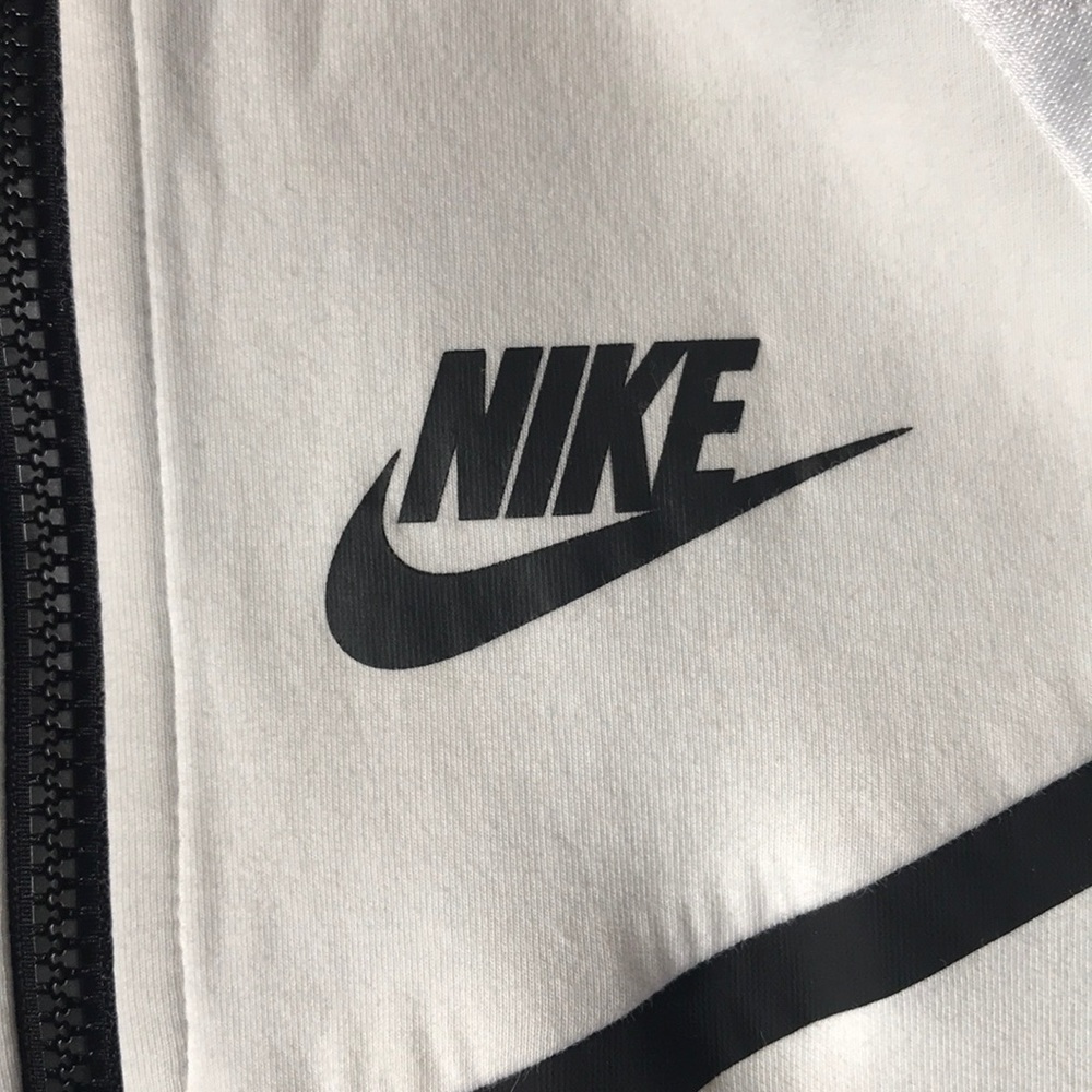 Nike Jacket - Picture 3 of 5